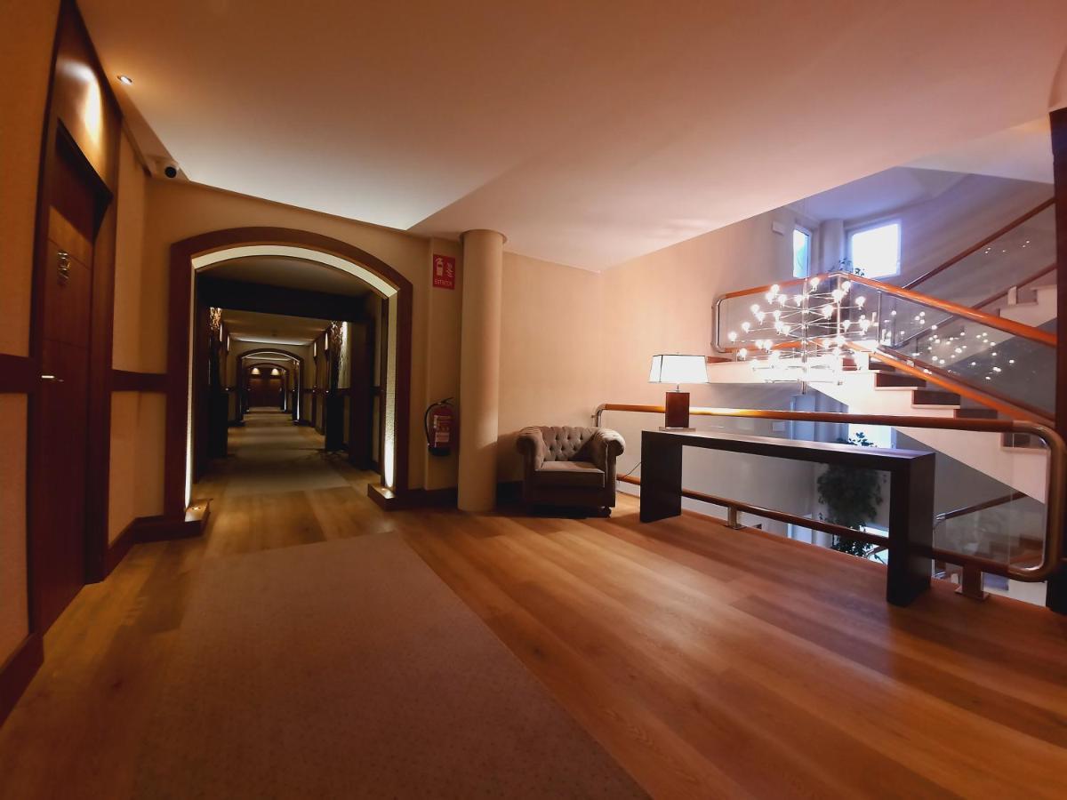 Gran Hotel Balneario De Puente Viesgo Exterior photo