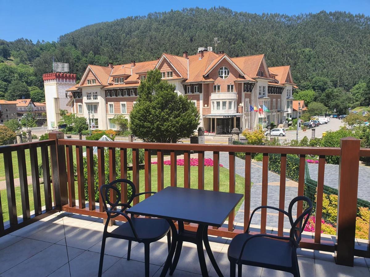 Gran Hotel Balneario De Puente Viesgo Exterior photo