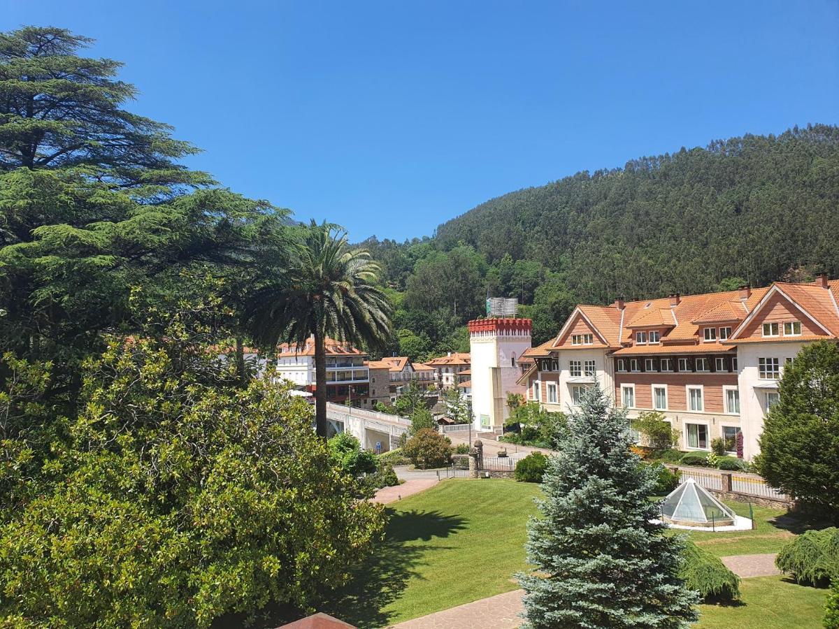 Gran Hotel Balneario De Puente Viesgo Exterior photo