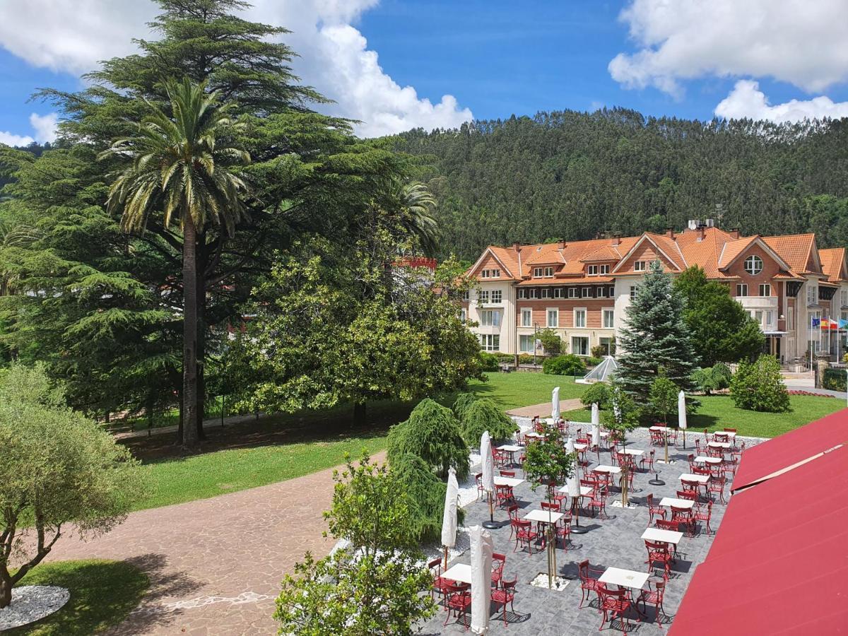 Gran Hotel Balneario De Puente Viesgo Exterior photo