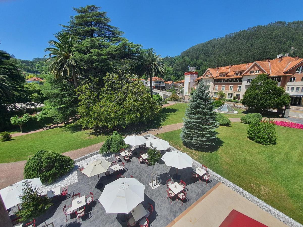 Gran Hotel Balneario De Puente Viesgo Exterior photo