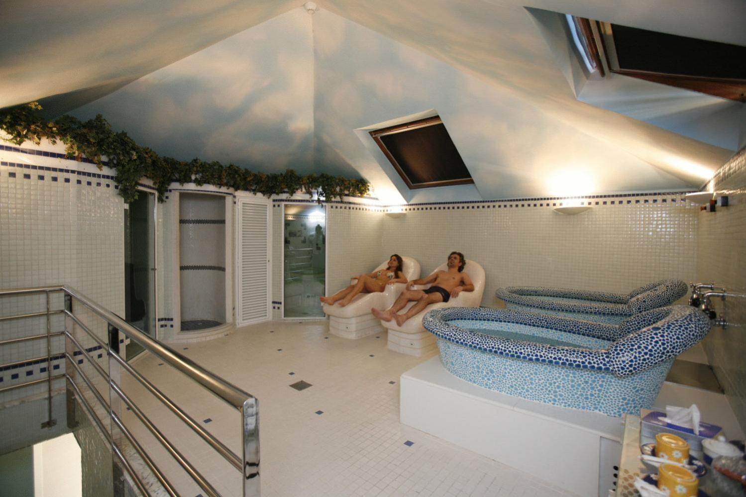 Gran Hotel Balneario De Puente Viesgo Facilities photo